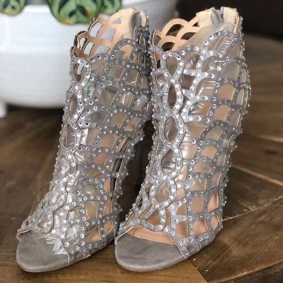 Shoes - Women’s Elegant High Heel Shoes. Size 10